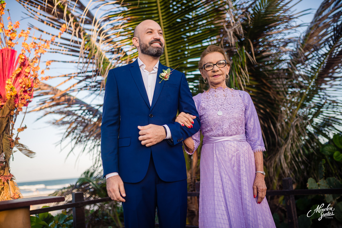 Noivo com Terno azul marinho