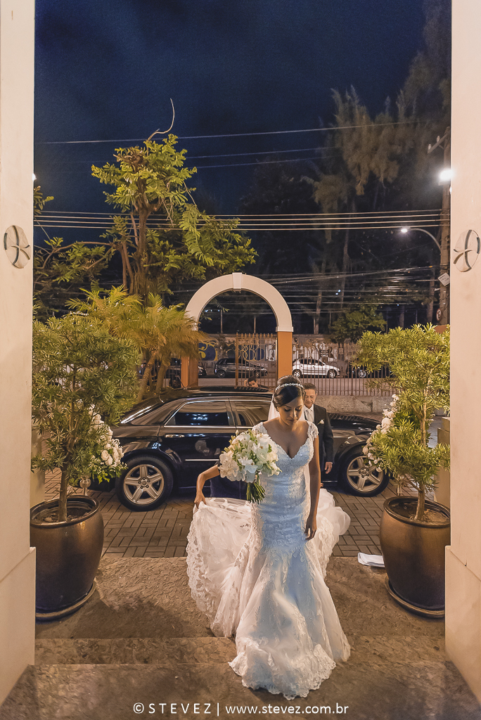 noiva entrando na igreja
