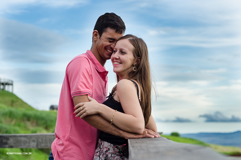 sorrisos, abraços, carinho, ensaio de casal perfeito