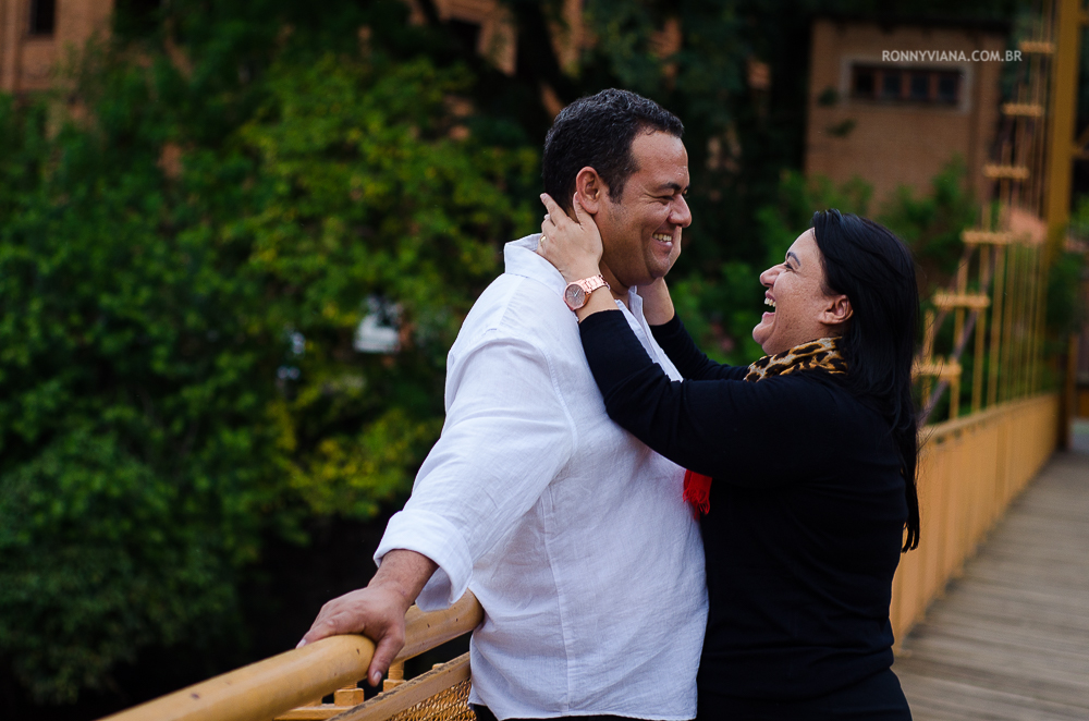 Ensaio de casal - Noiva feliz - sorridente