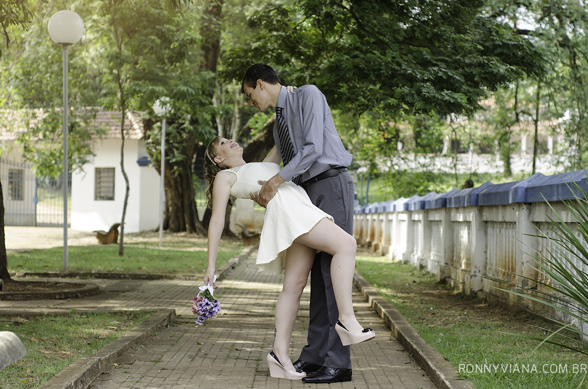 Ronny viana Foto criativa, vestido branco, buque azul