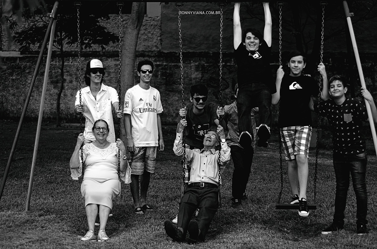 book bodas de ouro em Piracicaba SP no parque da cidade casal de idosos felizes fotografo de casamento Ronny Viana São Paulo, Curitiba, Santa Catarina e Minas Gerais