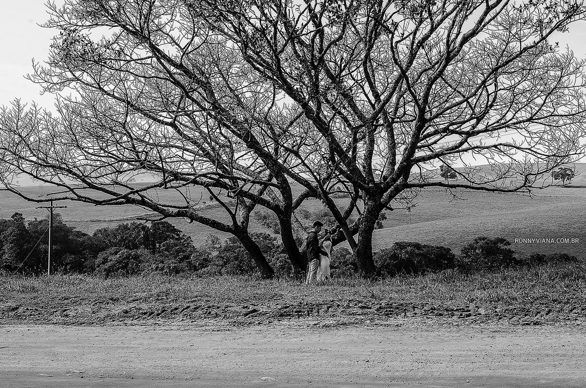 fotografo de casamento em piracicaba ronny viana book casal em sao pedro SP cruzeiro do facao vestido de noivas fica vai ter bolo limeira fazenda santa gertrudes rio claro wedding photographer