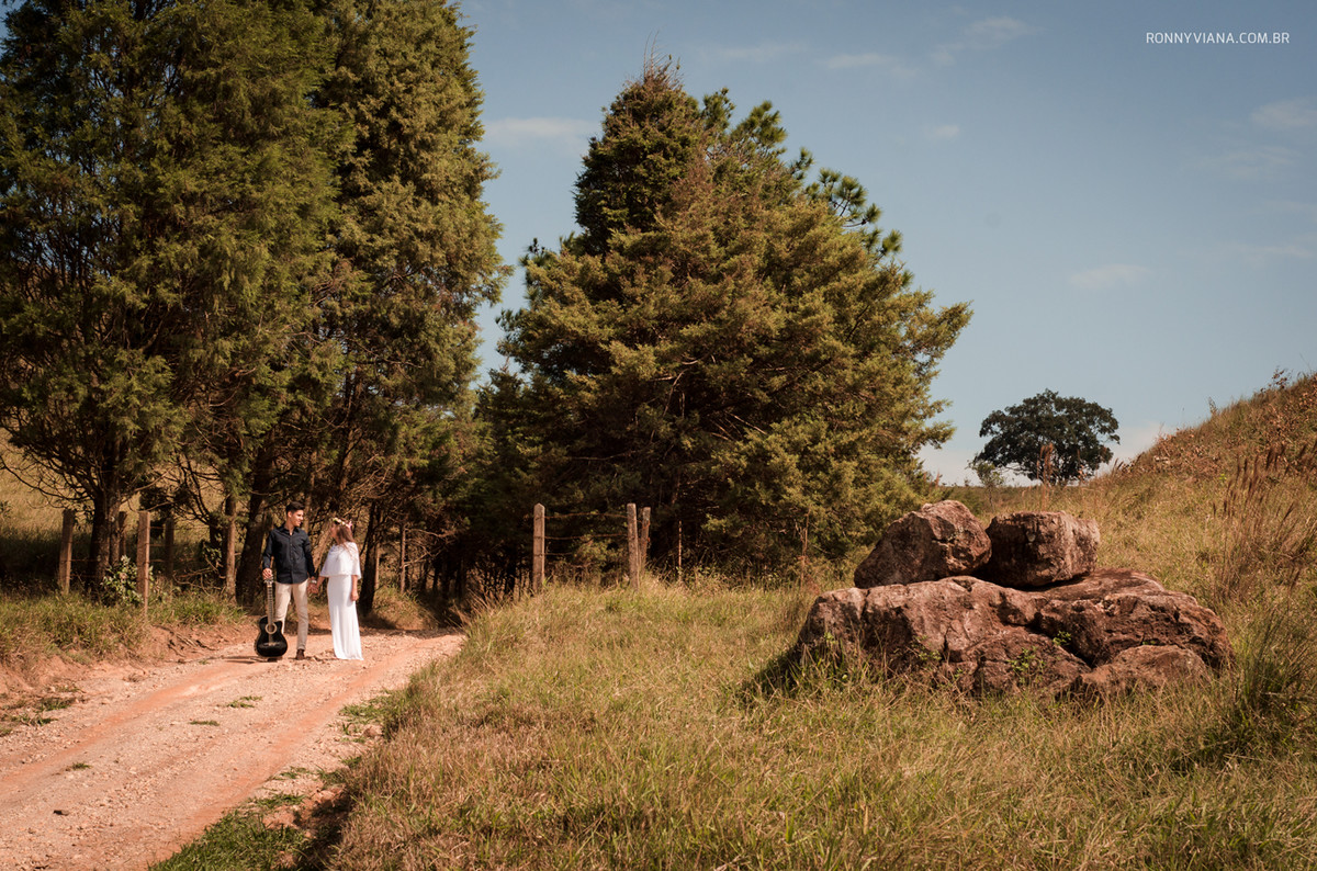 fotografo-de-casamento-em-piracicaba-ronny-viana-book-casal-em-sao-pedro-SP-cruzeiro-do-facao-vestido-de_noivas_fica_vai_ter_bolo
