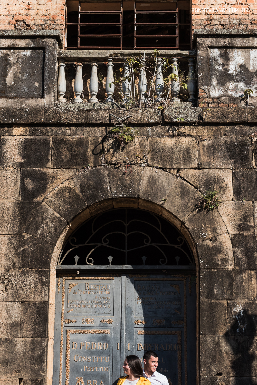 foto no portao da fazenda ipanema em sorocaba