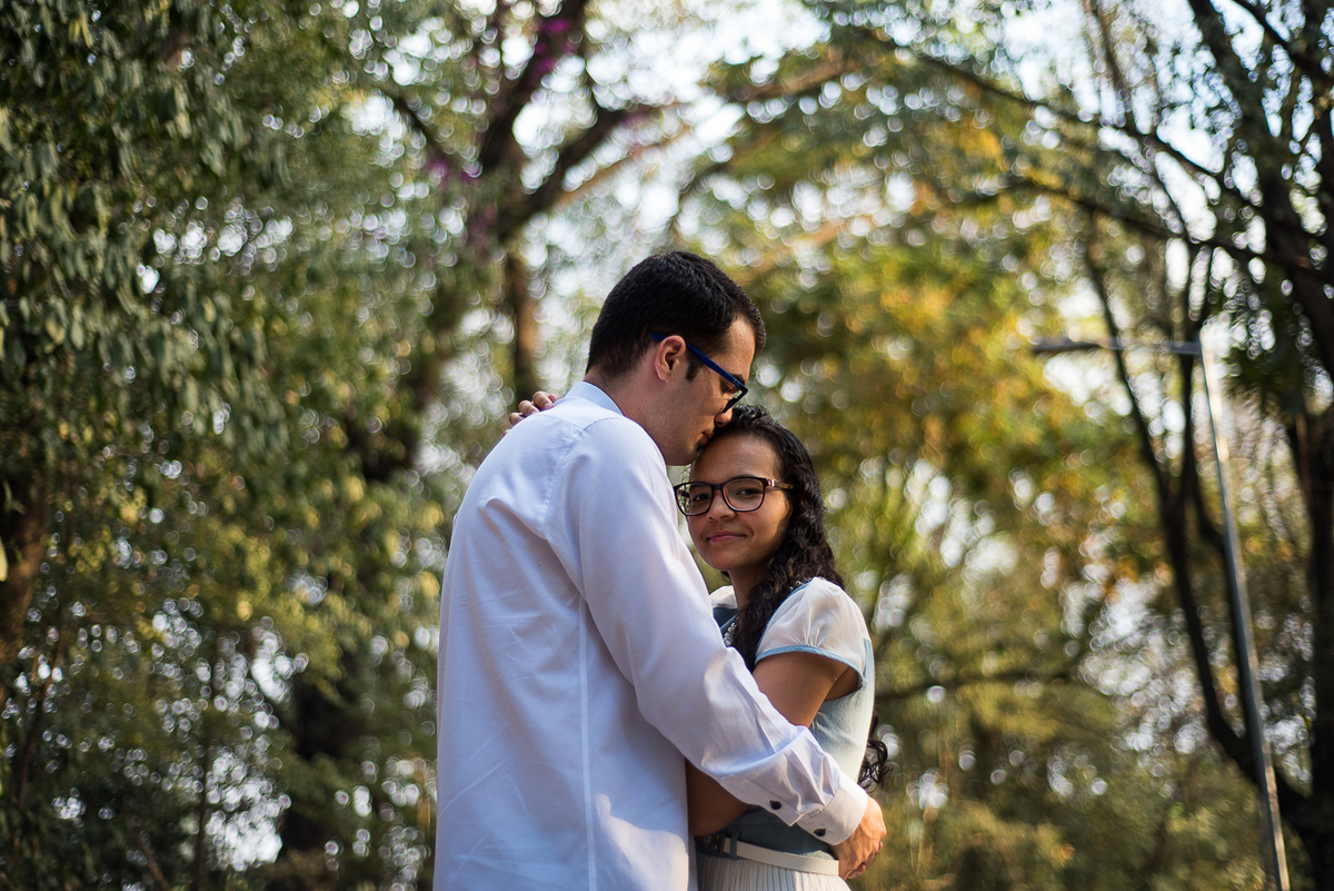abraçando e beijando 