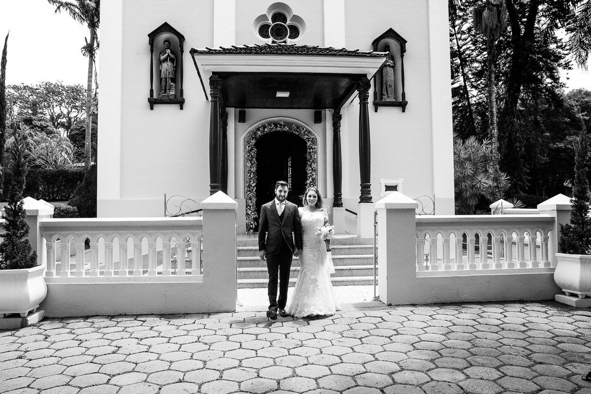 Noivos fora da igreja helvetia