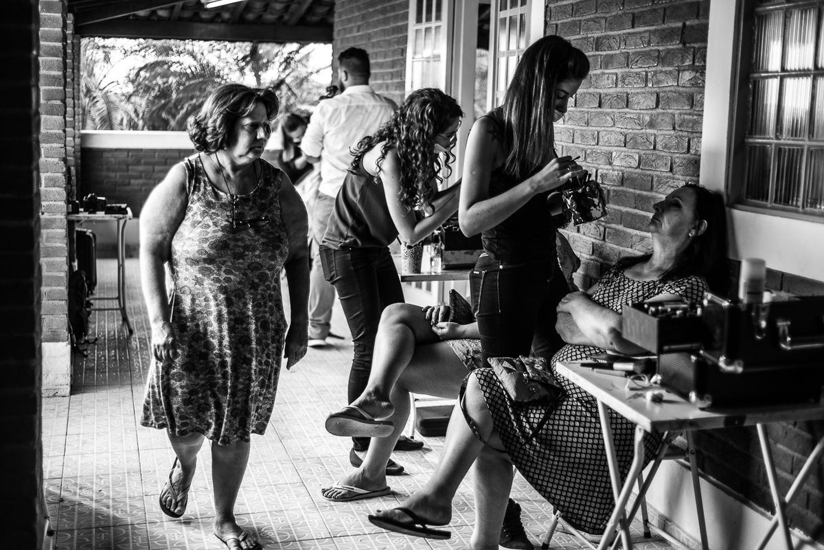 detalhes do making off com a mãe da noiva e as madrinhas, em Indaiatuba por Ronny Viana Fotografia