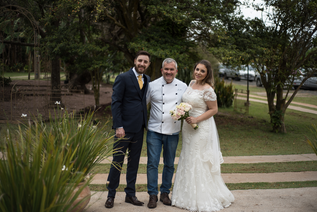 noivos junto com o Chef de Cozinha, casamento em indaiatuba SP