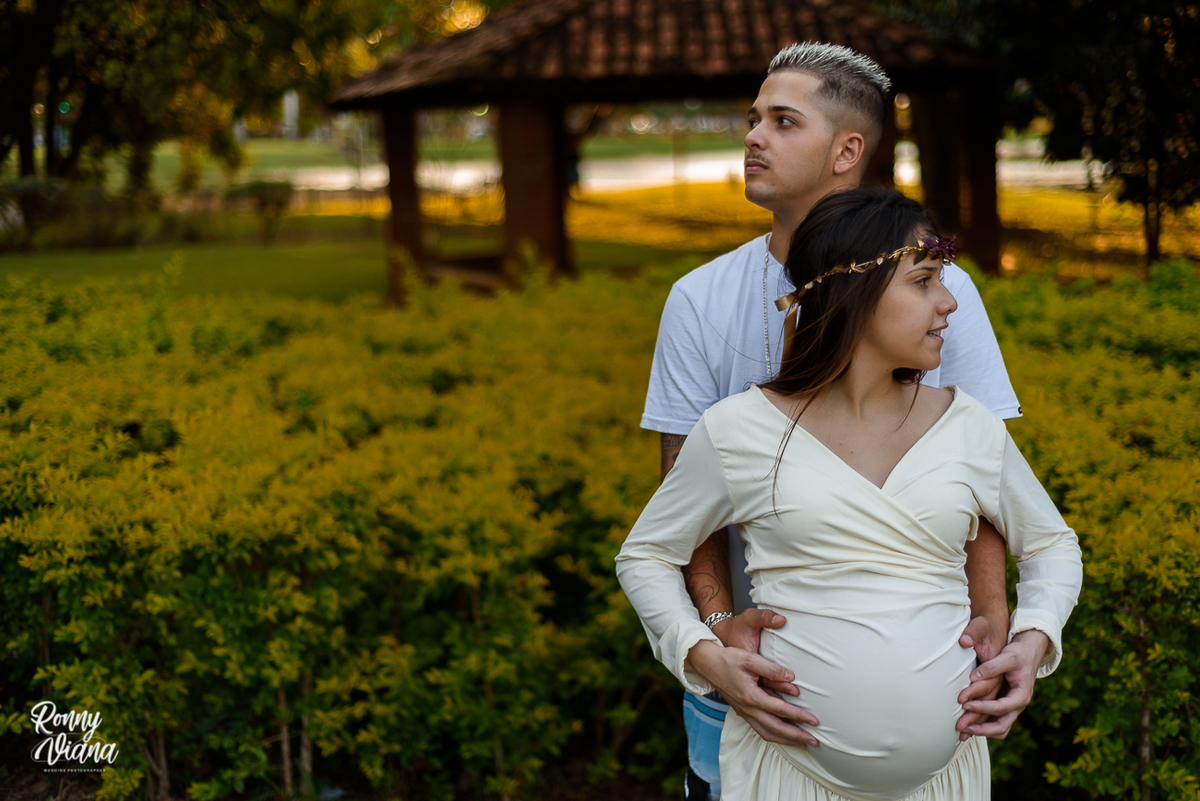 Fotografia de Gestante com vestido da loja Amada Mãe realizado no Parque da Rua do Porto em Piracicaba SP
