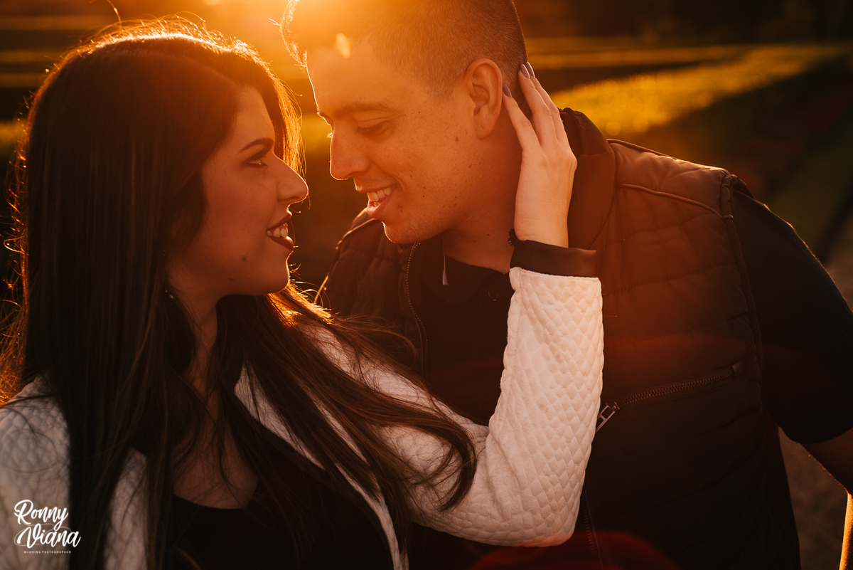 ensaio de casal em curitiba no por do sol por Ronny Viana Fotografo de Casamentos