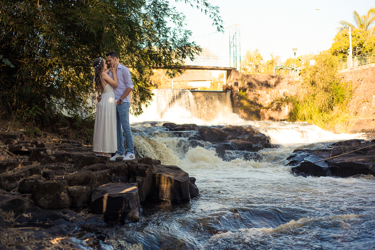 ensaio pre wedding em brotas sp no rio com pedras ideias para ensaio pre wedding externo por Ronny Viana
