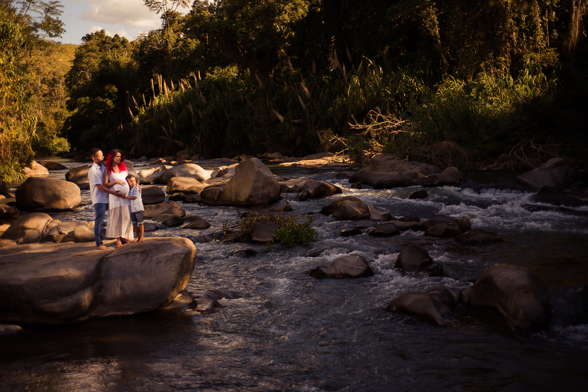 Ensaio de gestante no rio ribeira por Ronny Viana fotografia e Cinema