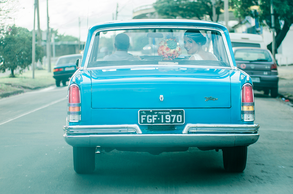 Buzinei até ela olhar para trás kkkkk