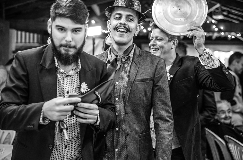 Puxando para o corte rsrsr (da gravata)