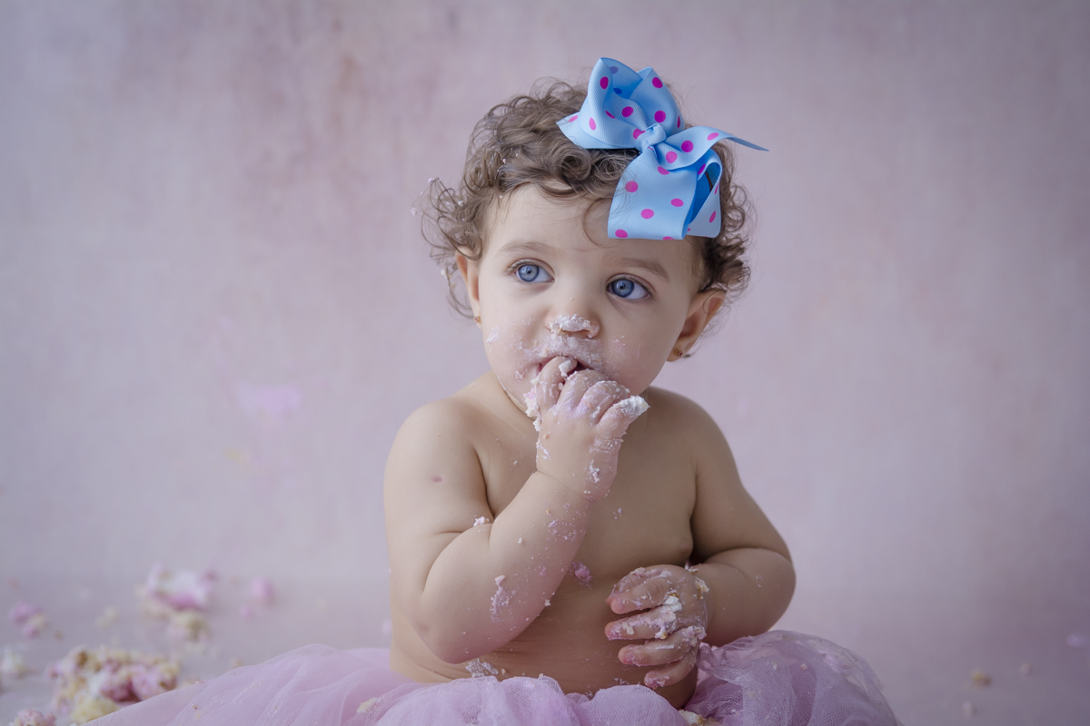 Fotógrafa Jana Barros, fotos de smash the cake, fotografia smash the cake, fotografia de smash the cake bh, fotografia de smash the cake contagem, fotos de bebês destruindo o bolo