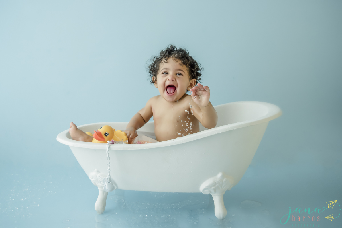 Fotógrafa Jana Barros, fotos de smash the cake, fotografia smash the cake, fotografia de smash the cake bh, fotografia de smash the cake contagem, fotos de bebês destruindo o bolo