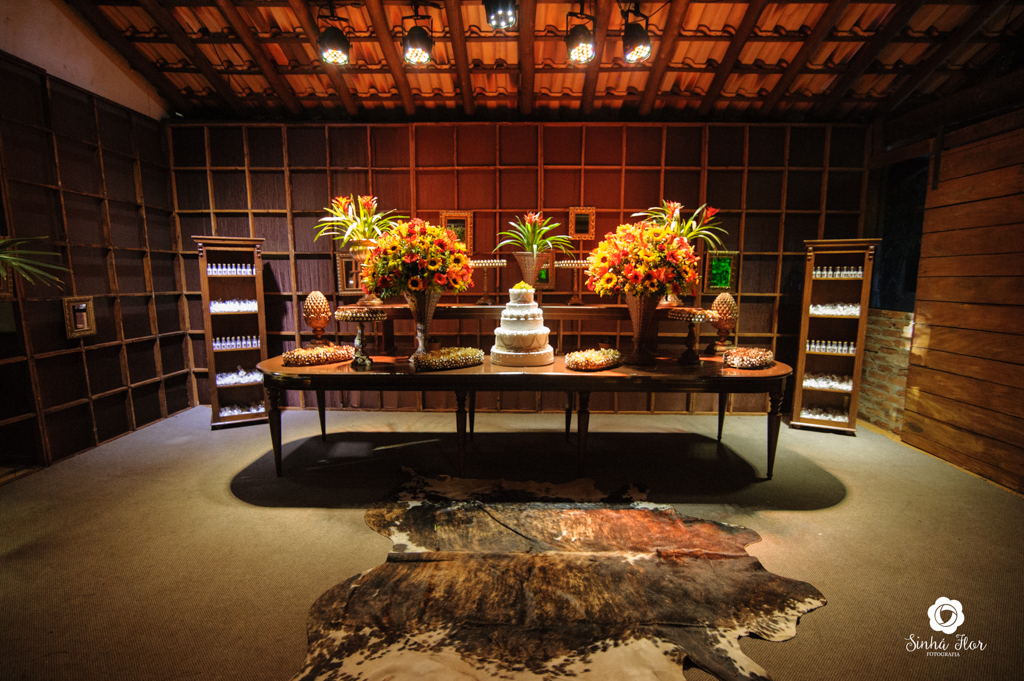 Wedding Day, Rosana e Jimmy, decoração com a ambientação do bolo em Dourados - MS, Sinhá Flor Fotografia