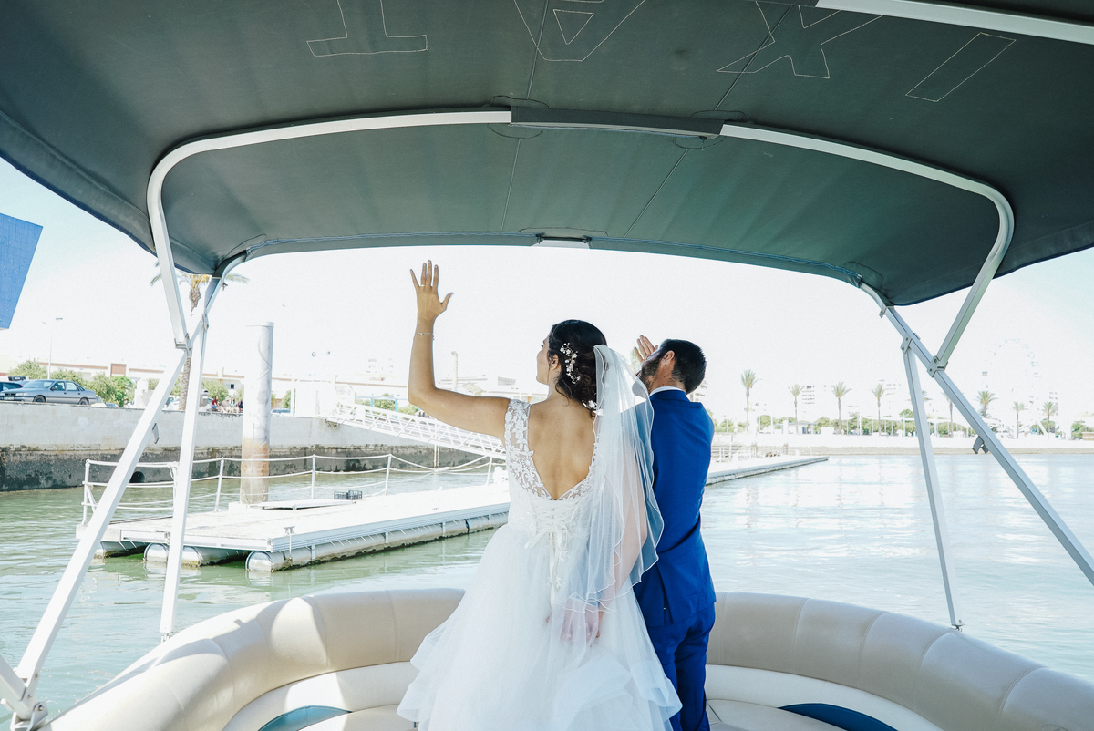 Saída de Barco dos noivos para o restaurante 