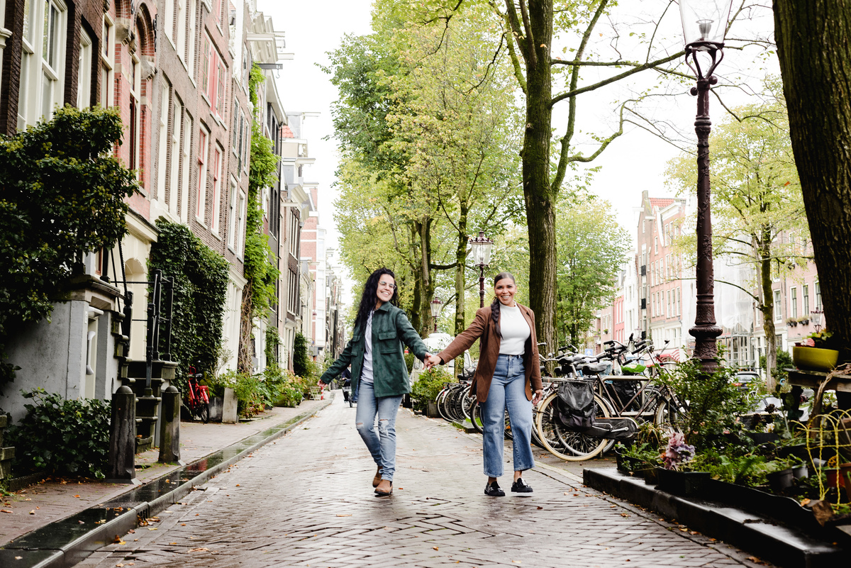  couple walking on a street in Amsterdam