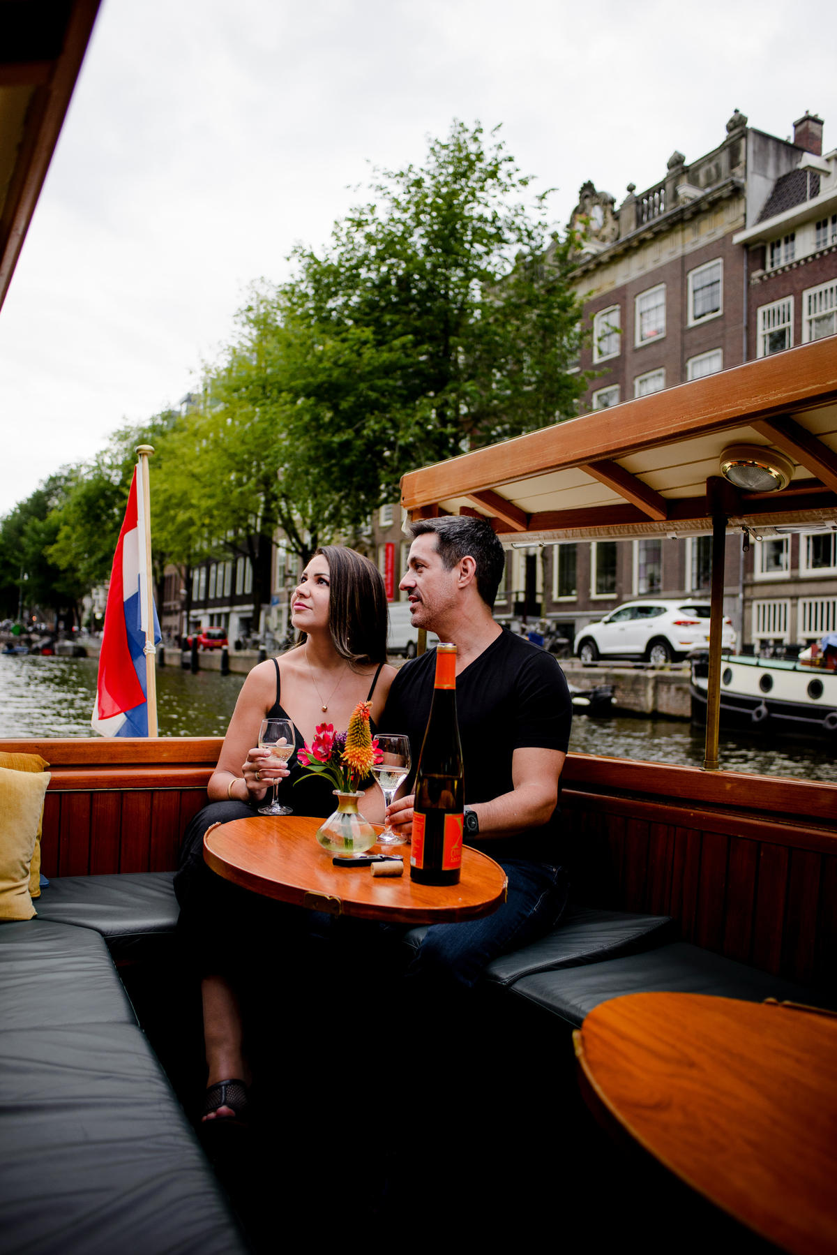 Romantic boat cruise in Amsterdam with private photographer