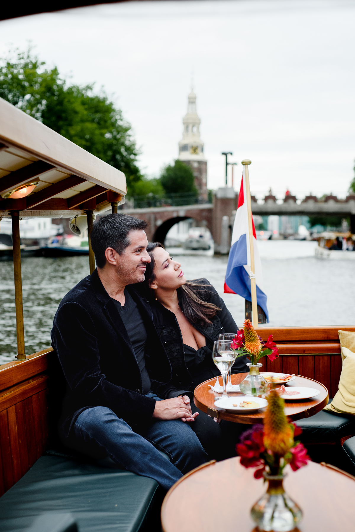 Romantic boat cruise in Amsterdam with private photographer