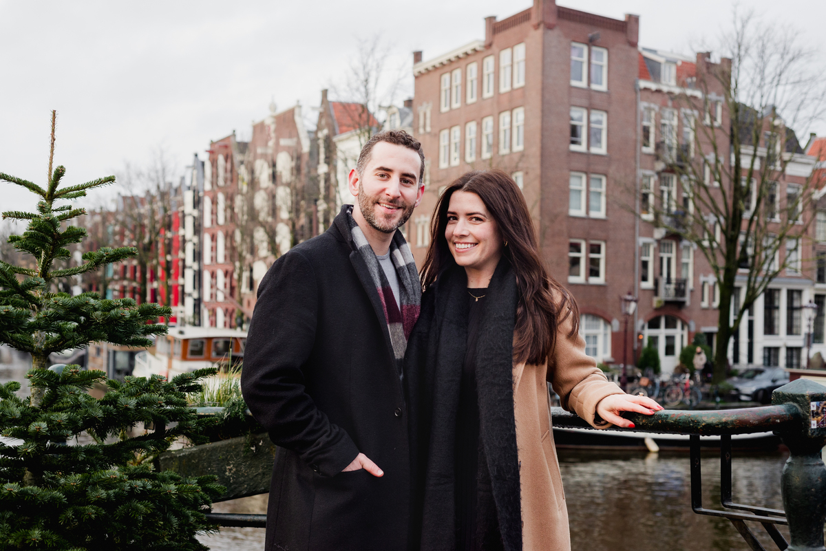 Vacation photographer in Amsterdam, photoshoot of a young couple in Amsterdam