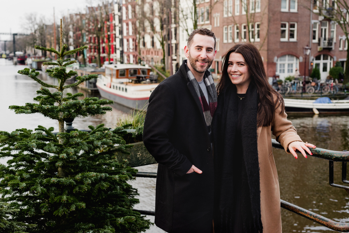 Vacation photographer in Amsterdam, photoshoot of a young couple in Amsterdam