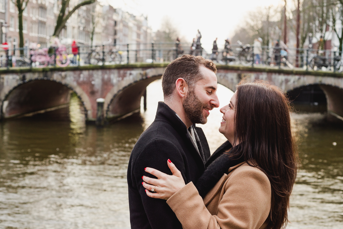 Vacation photographer in Amsterdam, photoshoot of a young couple in Amsterdam