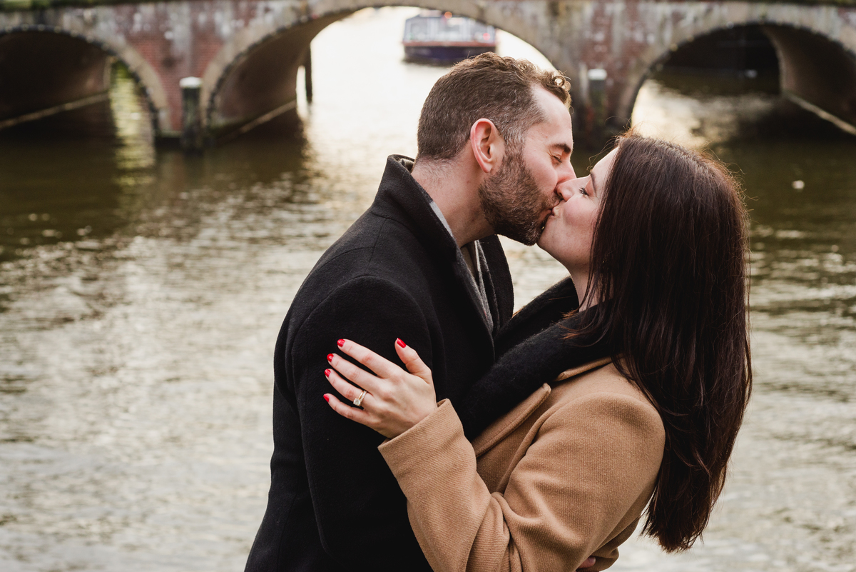 Vacation photographer in Amsterdam, photoshoot of a young couple in Amsterdam
