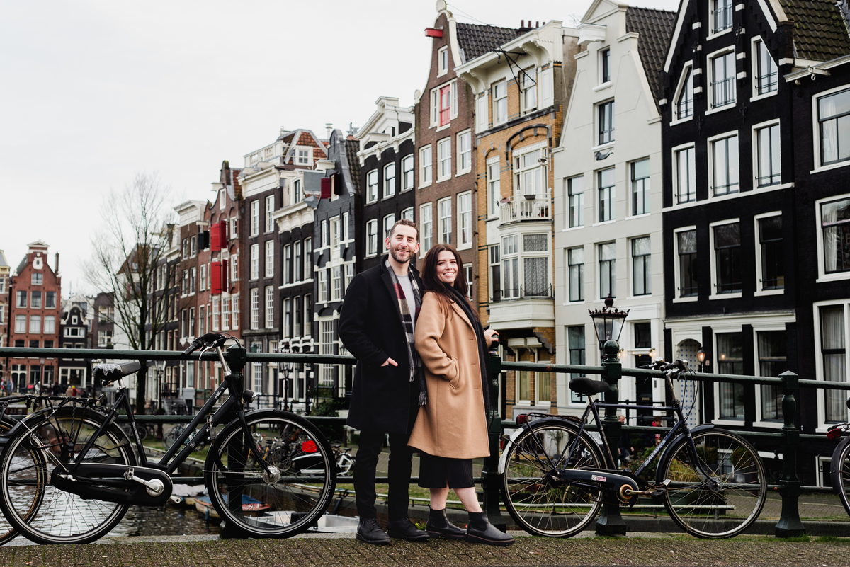 Vacation photographer in Amsterdam, photoshoot of a young couple in Amsterdam