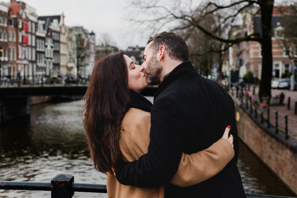 Vacation photographer in Amsterdam, holiday photographer in Amsterdam, joanna pantigoso photographer , photoshoot of a young couple in Amsterdam