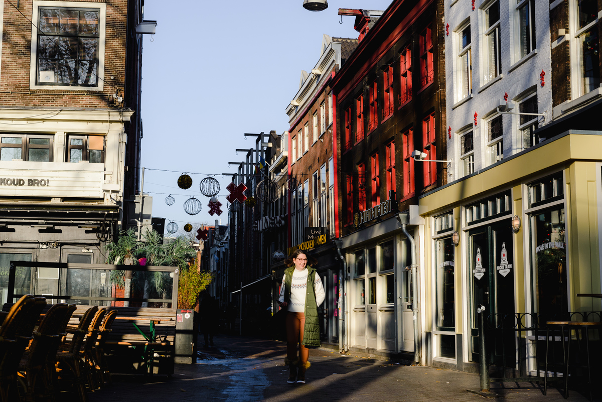 vacation photographer in Amsterdam,. holiday photographer in Amsterdam, solo traveler pictures, what to do in Amsterdam as a solo traveler, amsterdam for the first time