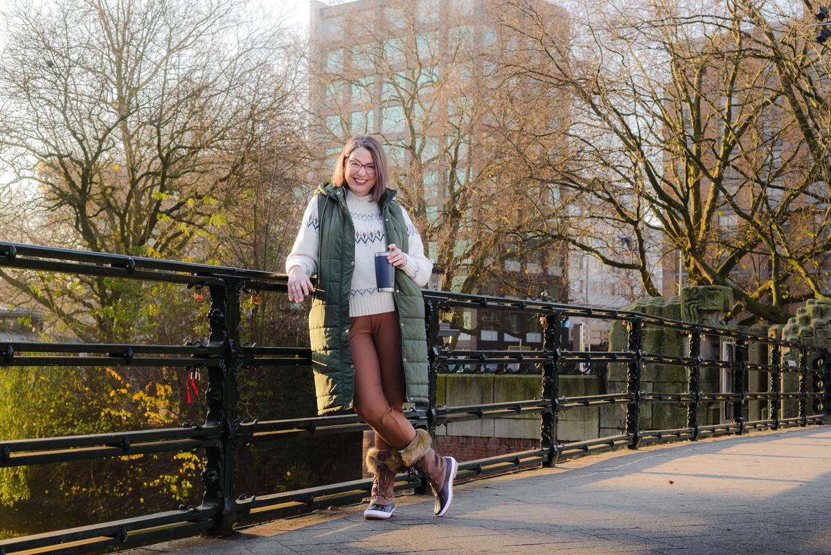 vacation photographer in Amsterdam,. holiday photographer in Amsterdam, solo traveler pictures, what to do in Amsterdam as a solo traveler, amsterdam for the first time