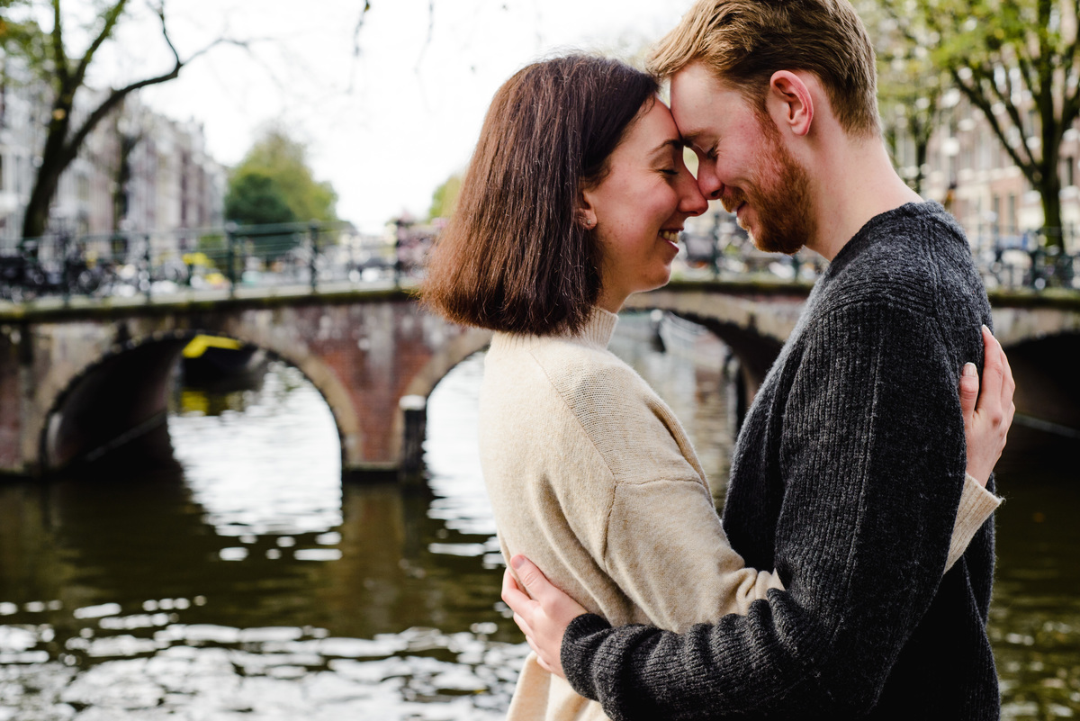 vacation photographer in Amsterdam, holiday photographer in Amsterdam, couple's photo session in Amsterdam, anniversary ideas in Amsterdam