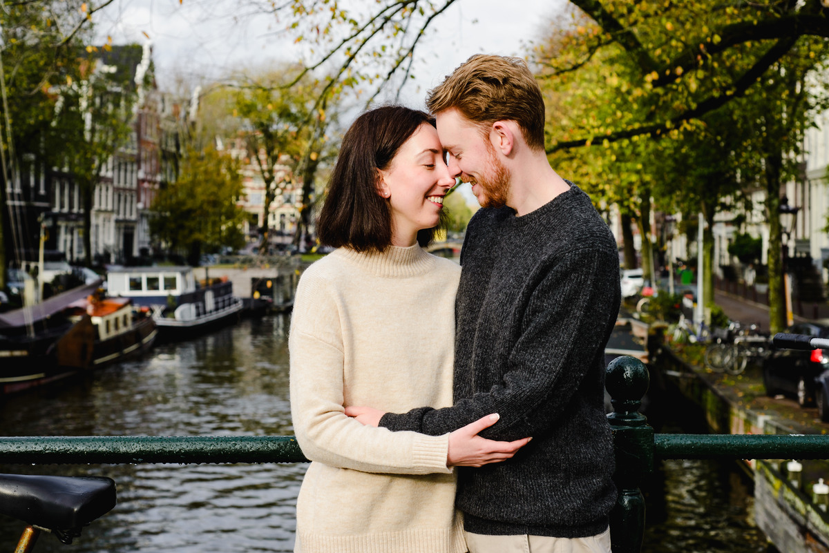 vacation photographer in Amsterdam, holiday photographer in Amsterdam, couple's photo session in Amsterdam, anniversary ideas in Amsterdam