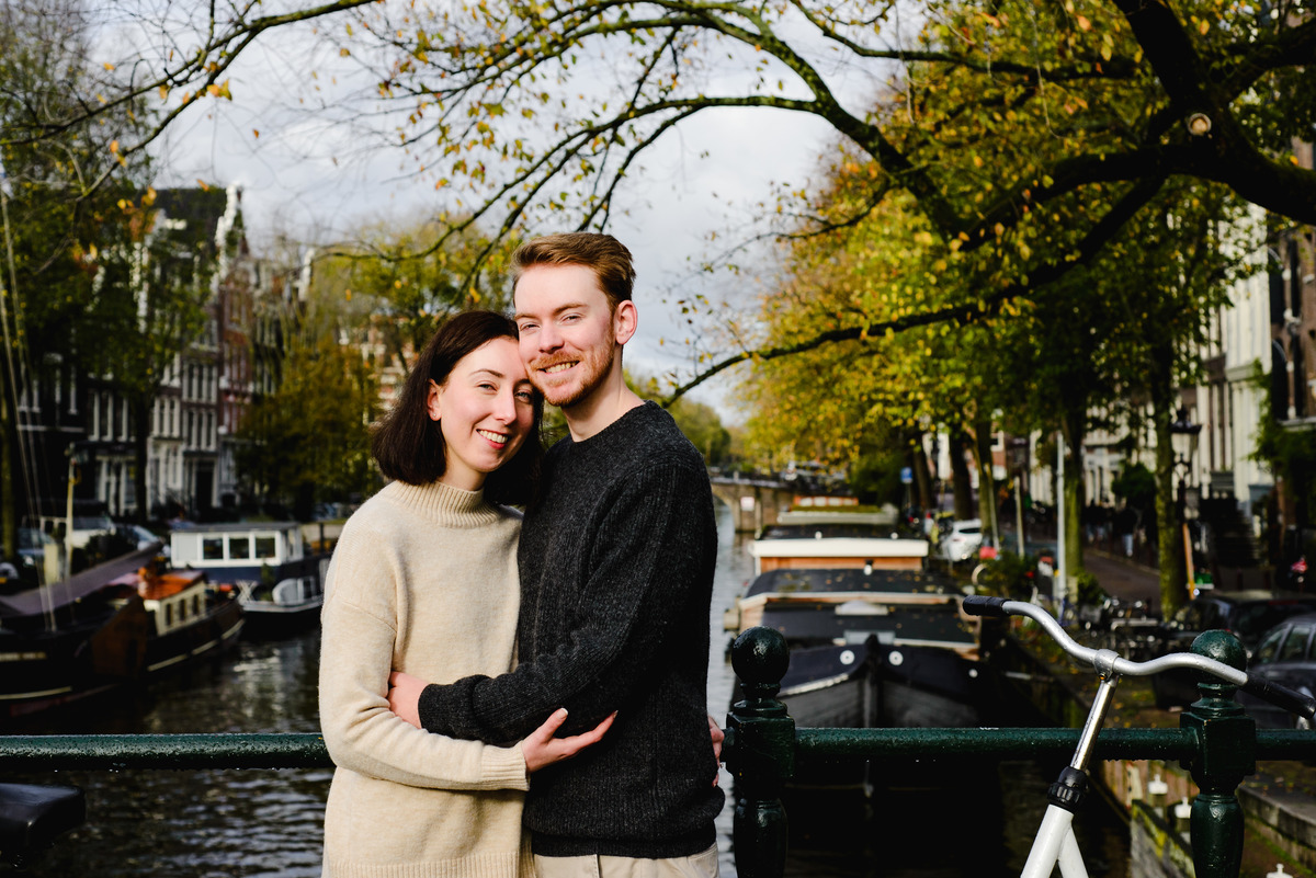 vacation photographer in Amsterdam, holiday photographer in Amsterdam, couple's photo session in Amsterdam, anniversary ideas in Amsterdam