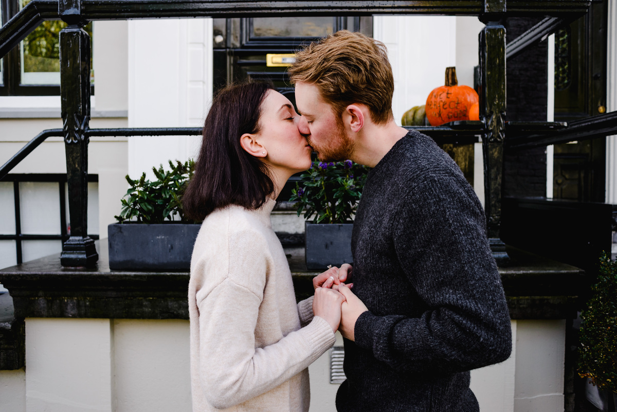 vacation photographer in Amsterdam, holiday photographer in Amsterdam, couple's photo session in Amsterdam, anniversary ideas in Amsterdam