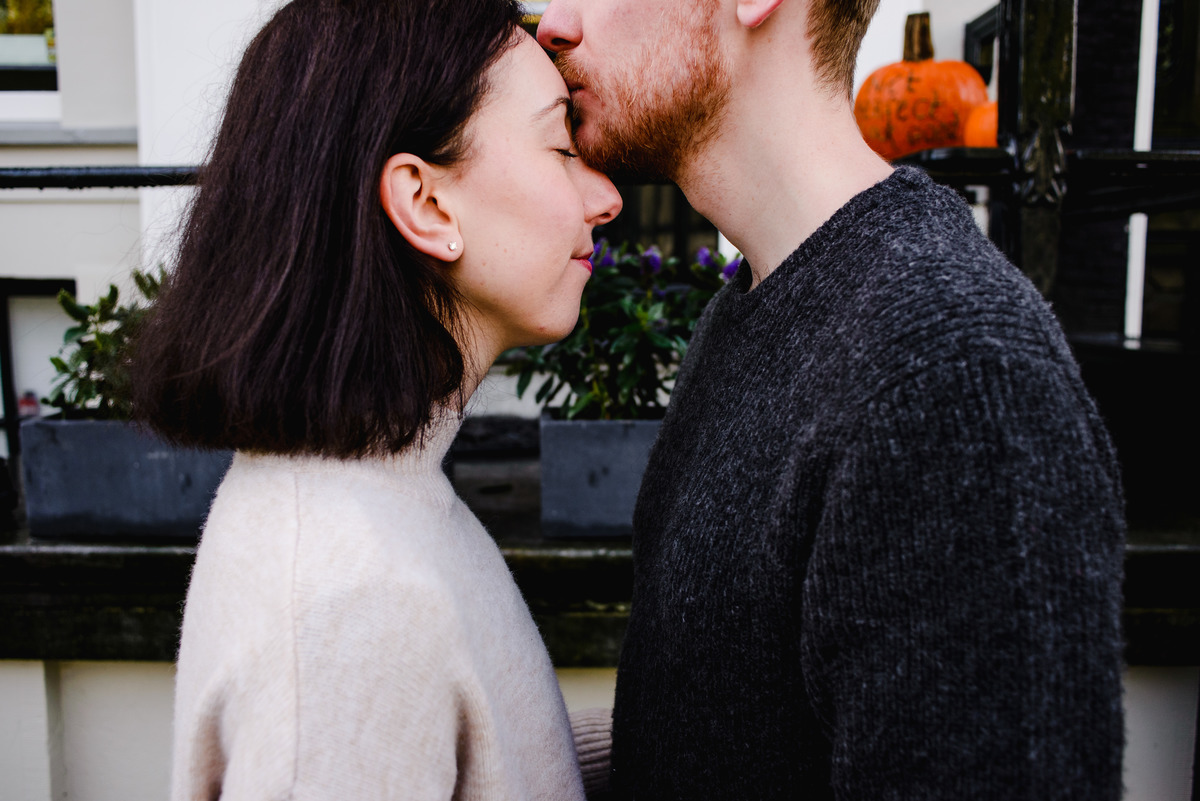 vacation photographer in Amsterdam, holiday photographer in Amsterdam, couple's photo session in Amsterdam, anniversary ideas in Amsterdam