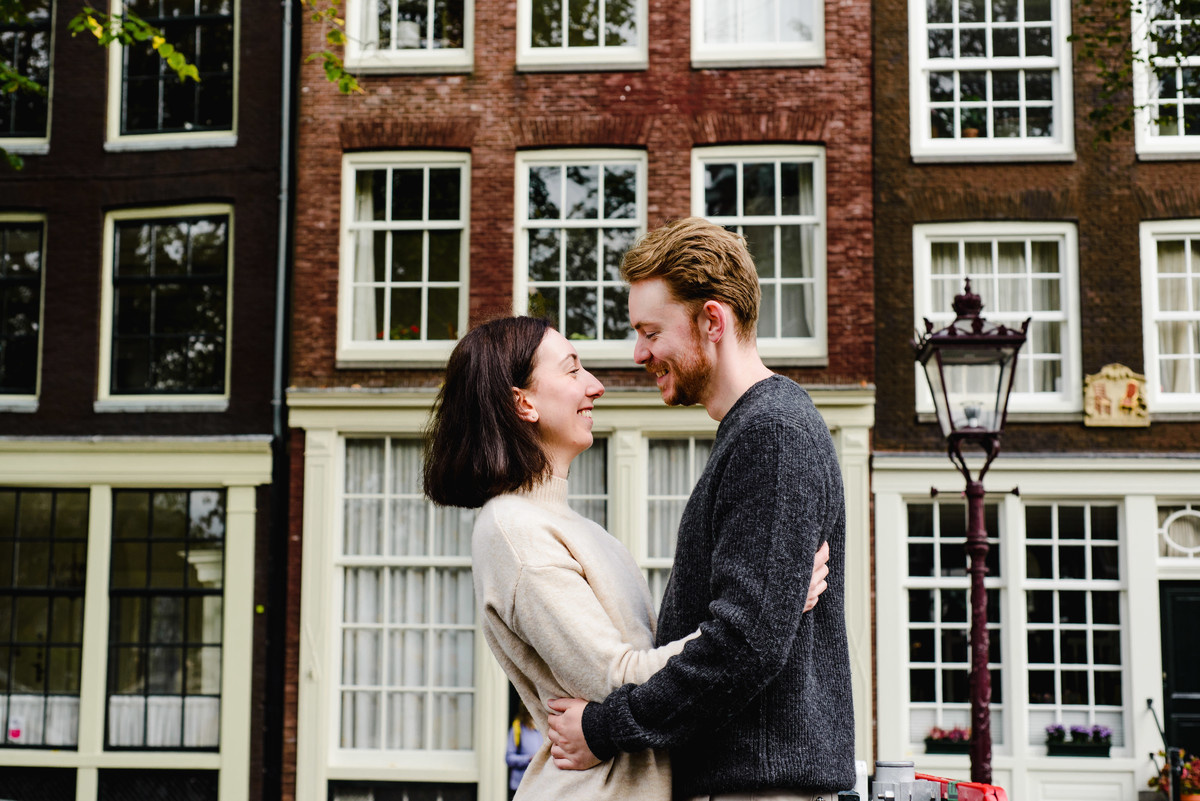 vacation photographer in Amsterdam, holiday photographer in Amsterdam, couple's photo session in Amsterdam, anniversary ideas in Amsterdam