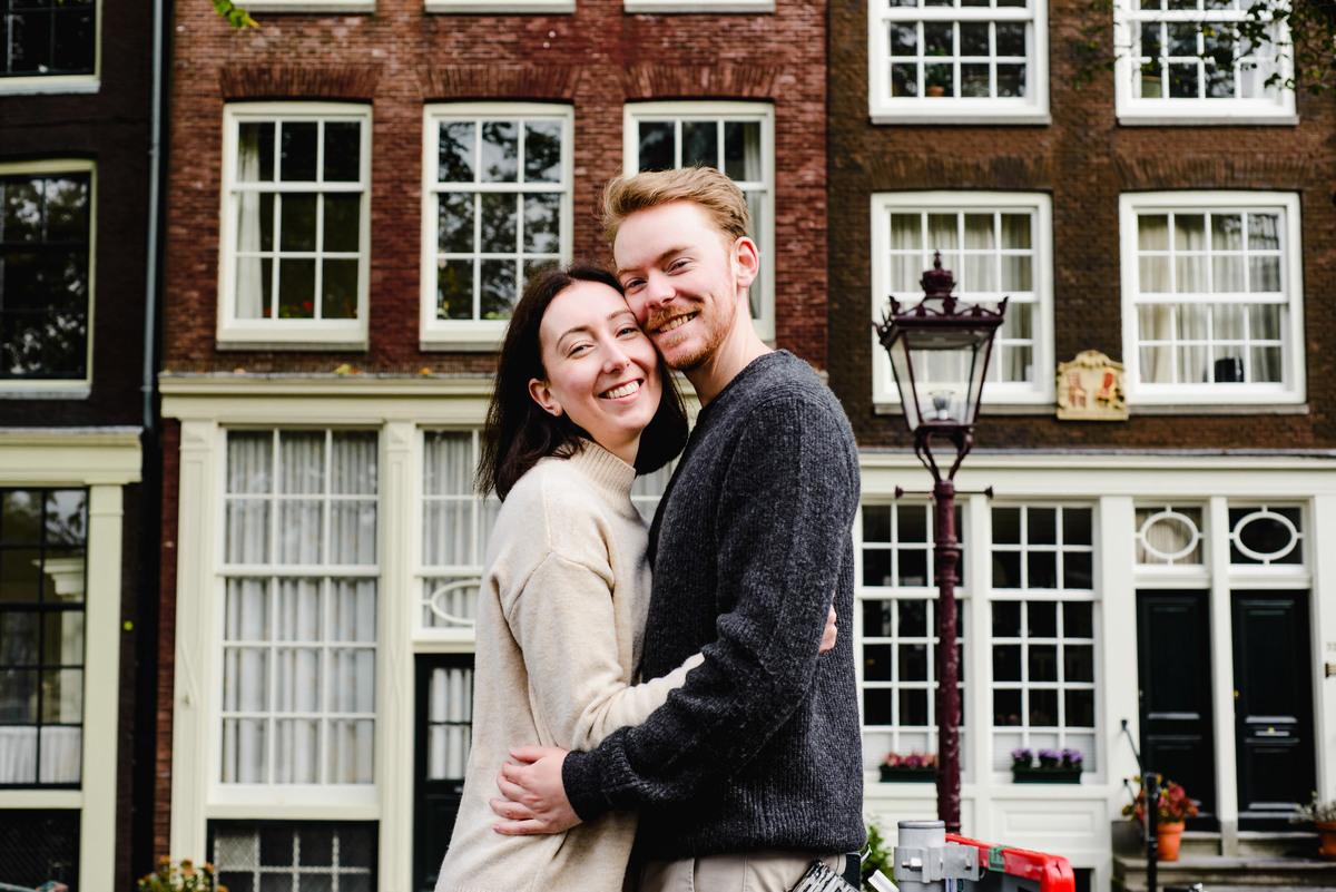 vacation photographer in Amsterdam, holiday photographer in Amsterdam, couple's photo session in Amsterdam, anniversary ideas in Amsterdam