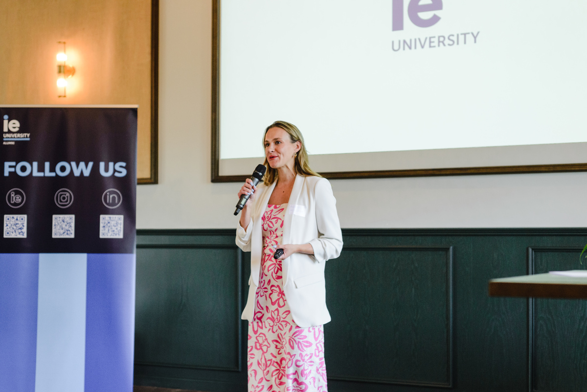 Business event, ie university alumni reunion, benelux alumni summit, heineken experience, molenzolder, event photography, business event photographer, event photographer in Amsterdam, professional event photographer in Amsterdam, joanna pantigoso