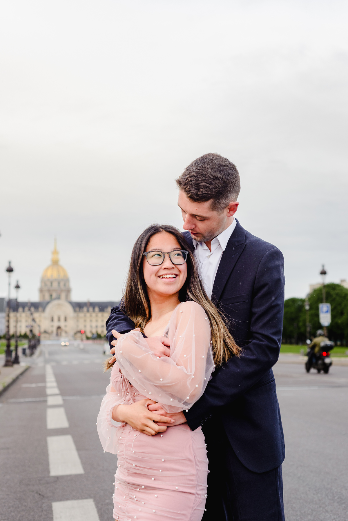 Amsterdam photographer, vacation photographer in Amsterdam, holidays in Paris, photographer photographed, couple in Paris, Emily in Paris