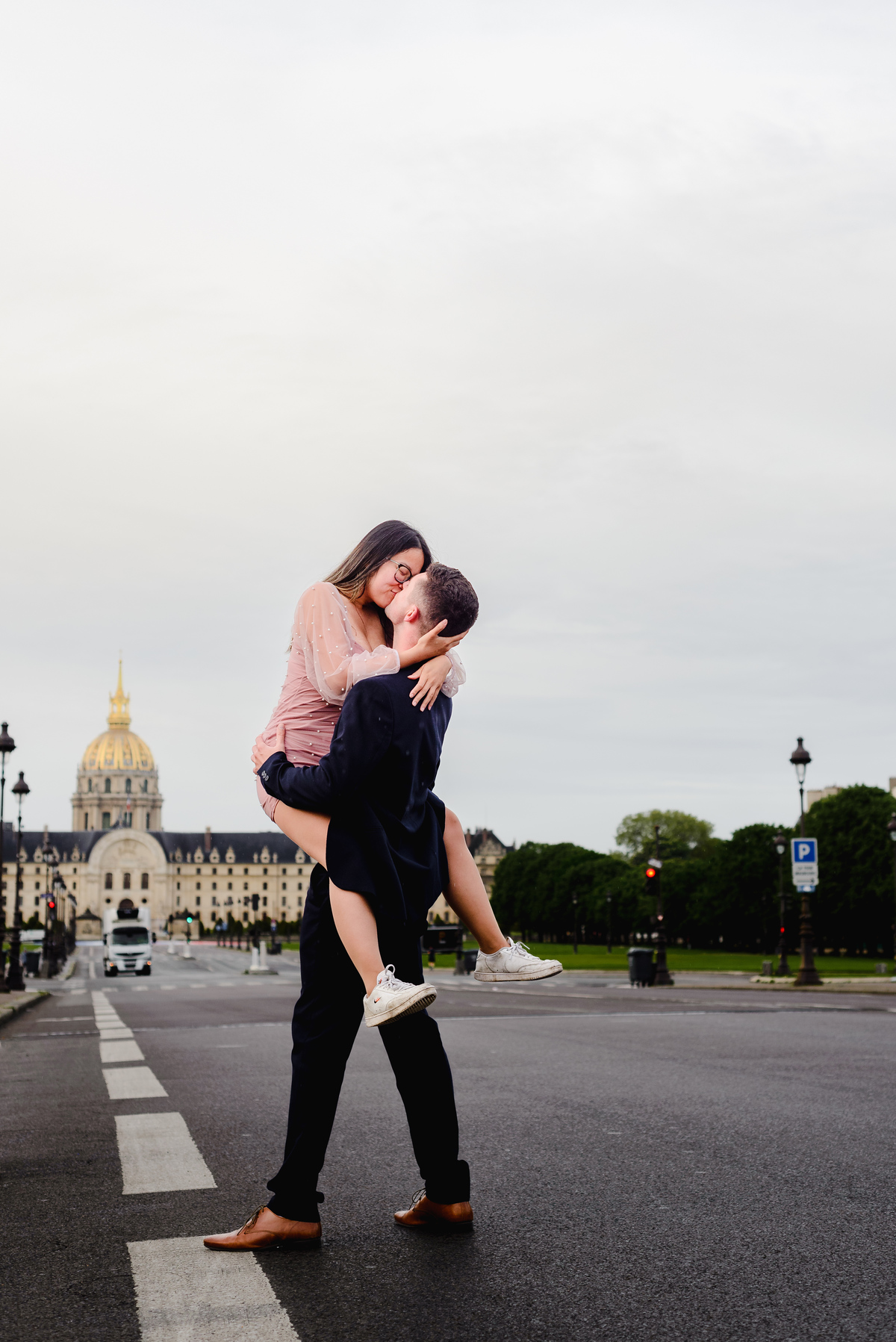 Amsterdam photographer, vacation photographer in Amsterdam, holidays in Paris, photographer photographed, couple in Paris, Emily in Paris