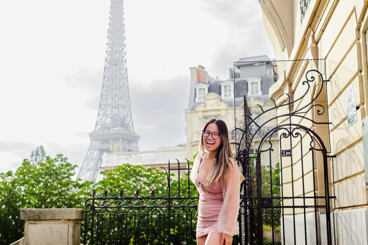 Amsterdam photographer, vacation photographer in Amsterdam, holidays in Paris, photographer photographed, couple in Paris, Emily in Paris