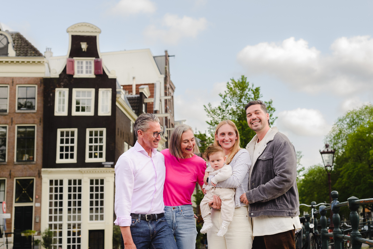 Family photo session in Amsterdam, gezinsfotograaf, vacation photographer in Amsterdam