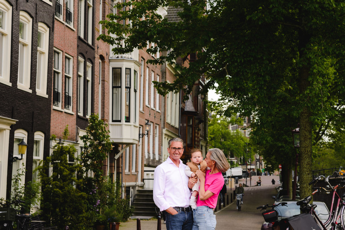 Family photo session in Amsterdam, gezinsfotograaf, vacation photographer in Amsterdam