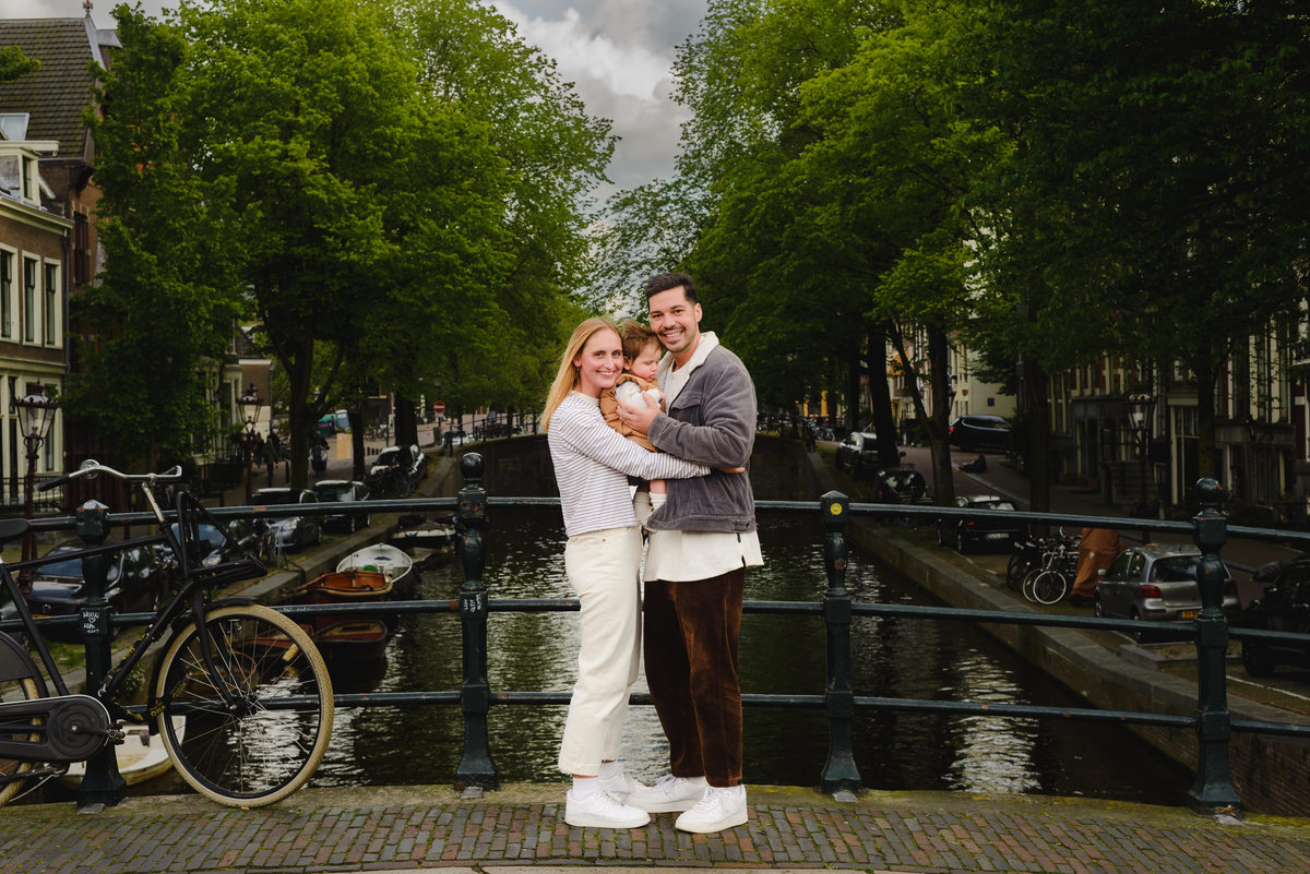 Family photo session in Amsterdam, gezinsfotograaf, vacation photographer in Amsterdam