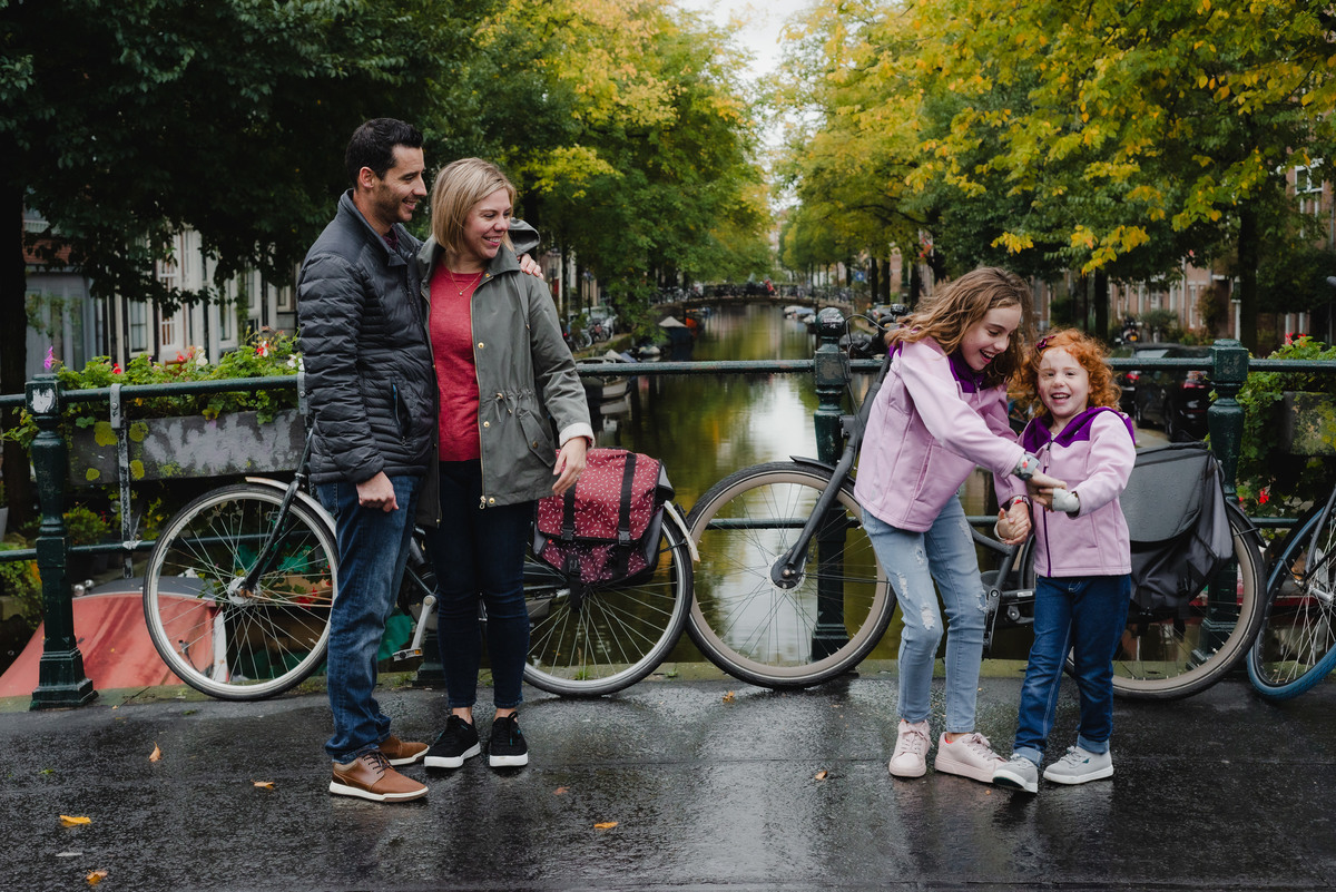 family trip in Amsterdam, what to do with kids in Amsterdam, what to do with small kids in Amsterdam, family pictures in Amsterdam, how to find a good photographer in Amsterdam for my family photos