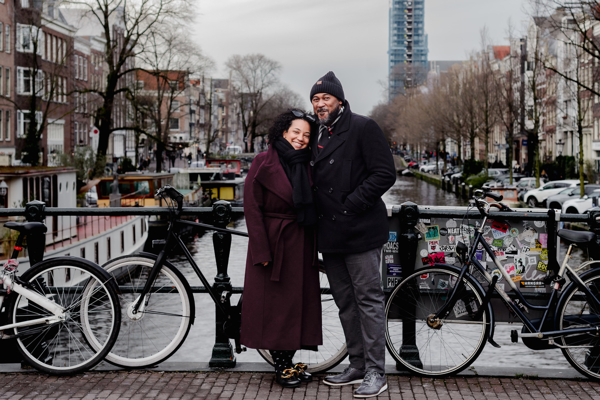 Engagement session, engagement proposal, secret engagement proposal in Amsterdam, proposal expert, getting engaged in Amsterdam, proposing in Amsterdam, engagement ring, proposal story, vacation photographer, Amsterdam, couple photo session